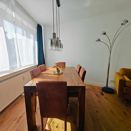 3 Downtown Bilk Апартаменты