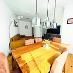 3 Downtown Bilk Apartmán *